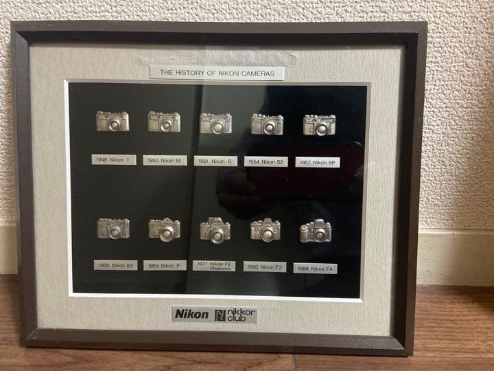 NIKON 『THE HISTORY OF Nikon CAMERAS』木製額