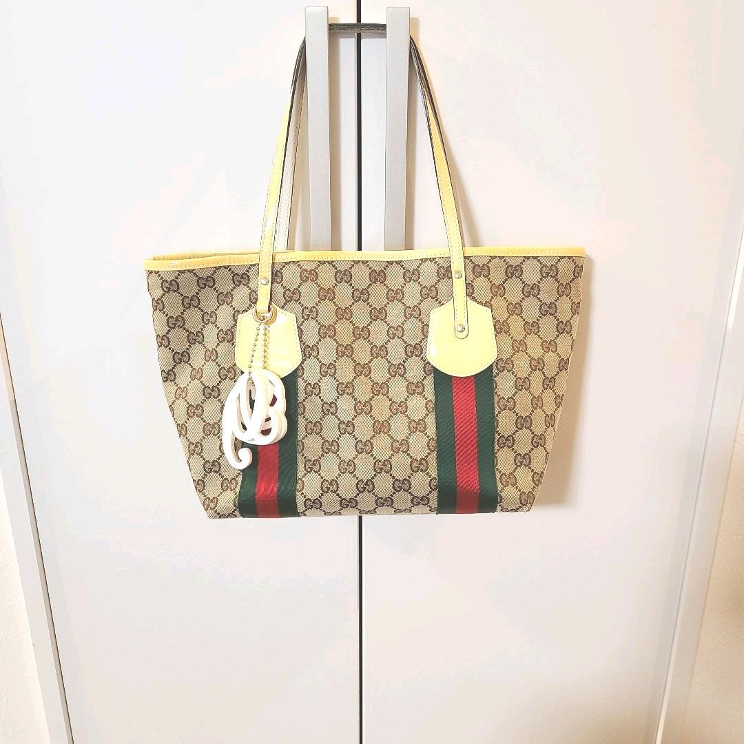 美品☆グッチ トートバッグ ベージュ キャンバス シェリーライン GG柄