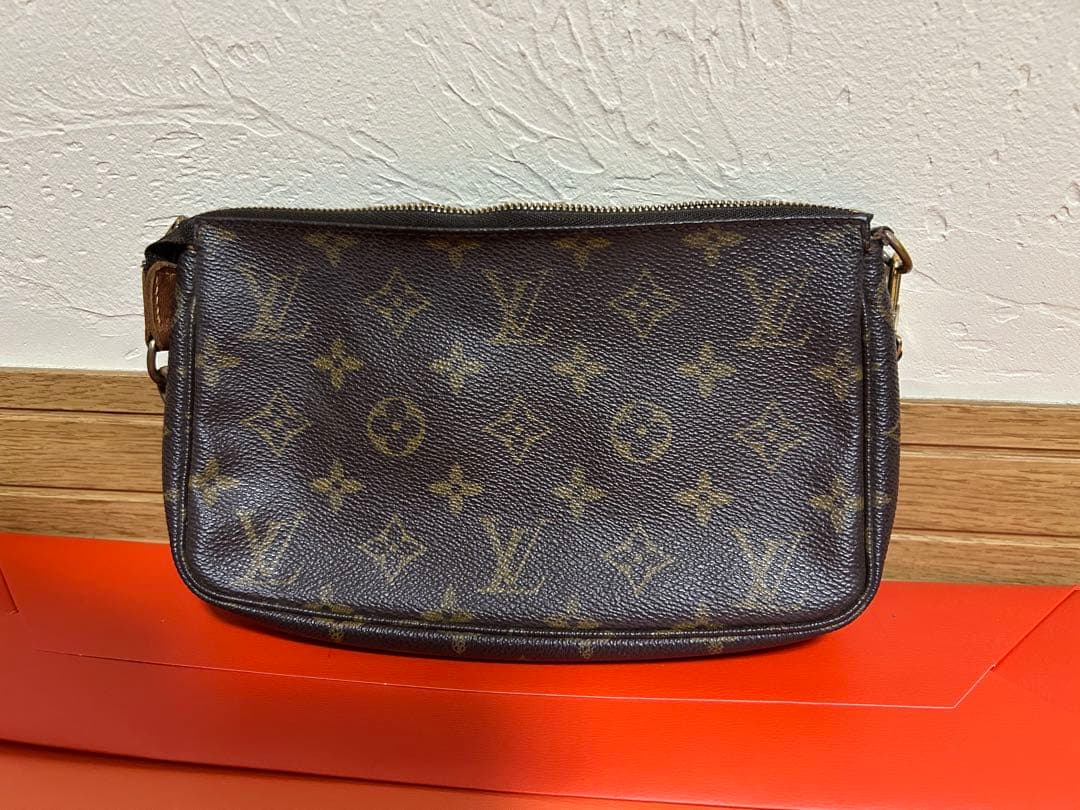 LV ルイ•ヴィトン カバン ポーチ 女性