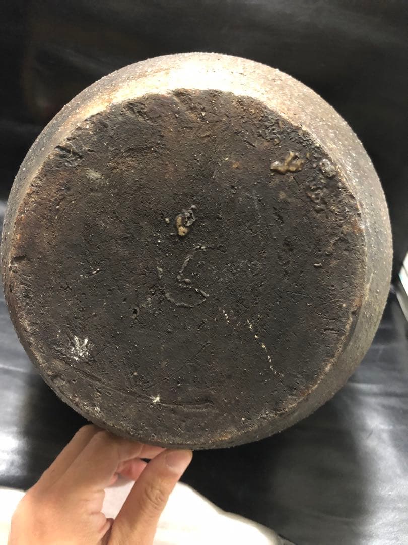 美しい古美術◾️蔵から釉薬のプチプチしたかなり雰囲気のある壺、壷、花瓶が出て来た。