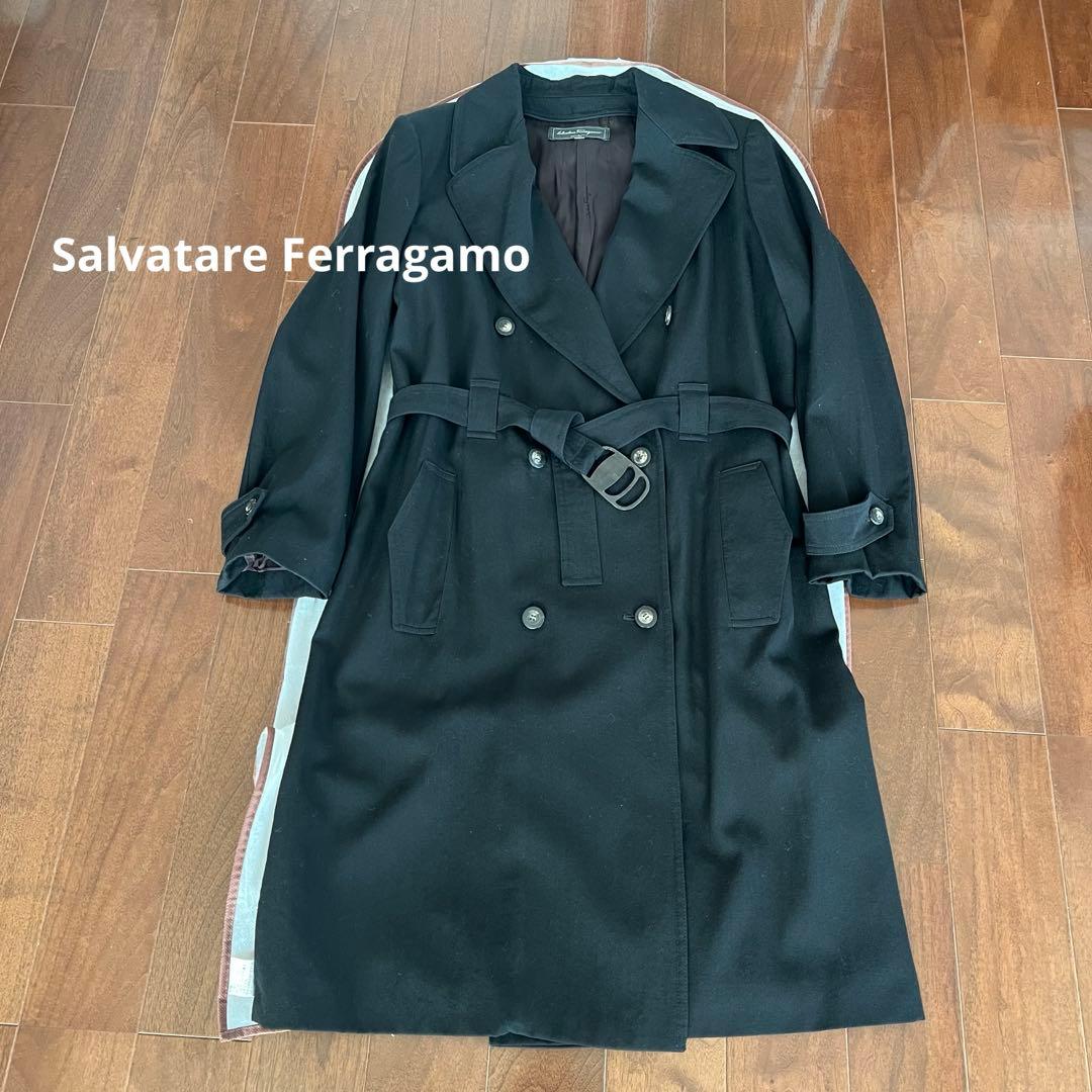 サルヴァトーレ　フェラガモ　ブラック ダブルブレスト ロングコート