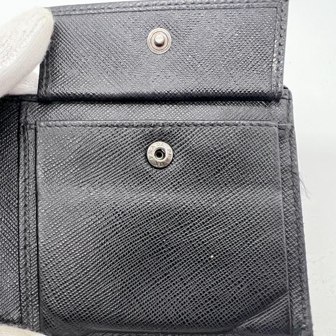【PRADA】プラダ　サフィアーノ　レザー　二つ折り財布　黒