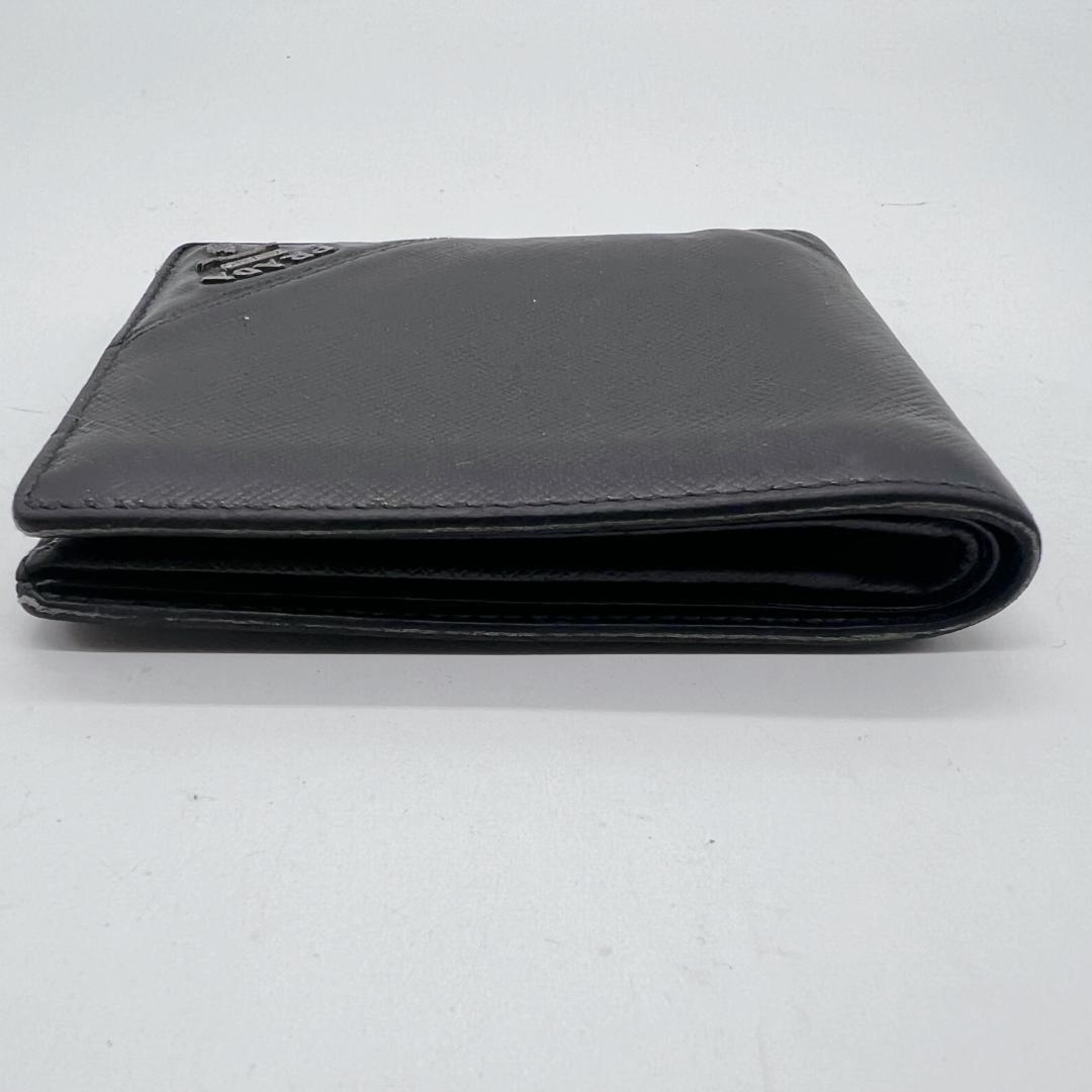 【PRADA】プラダ　サフィアーノ　レザー　二つ折り財布　黒