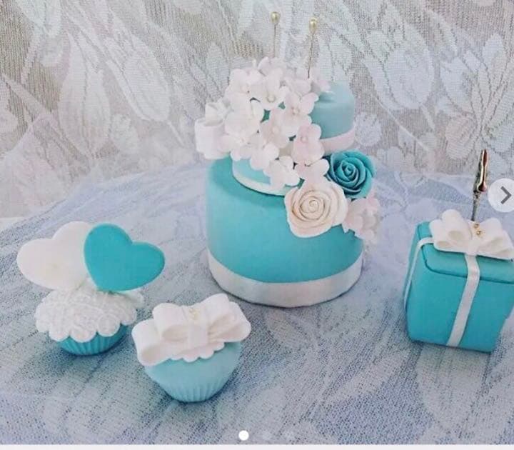 小花と薔薇のクレイケーキ