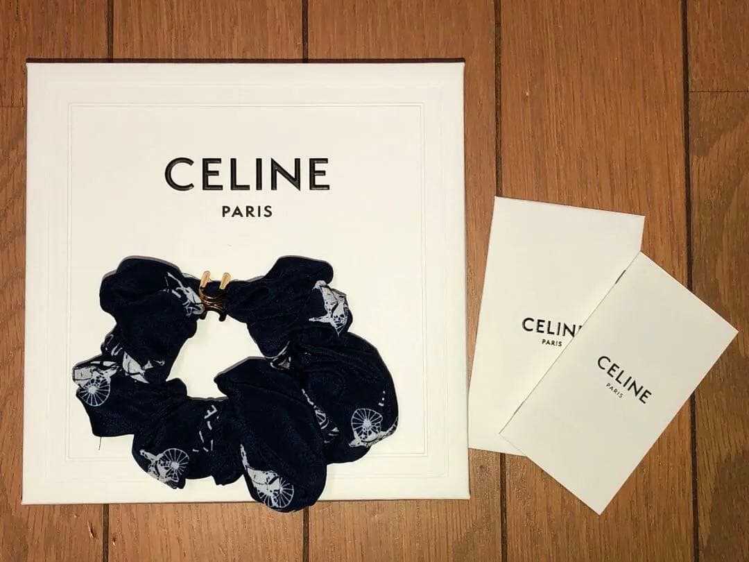 CELINE ネイビー シルクシュシュ