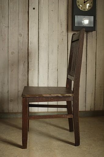 古く味のある木製の椅子　チェア　古道具　古家具