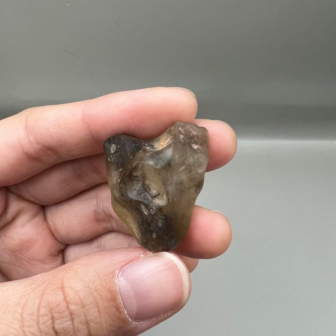 （Libyan31）12.7g稀少ブラックリビアングラス リビア砂漠原石