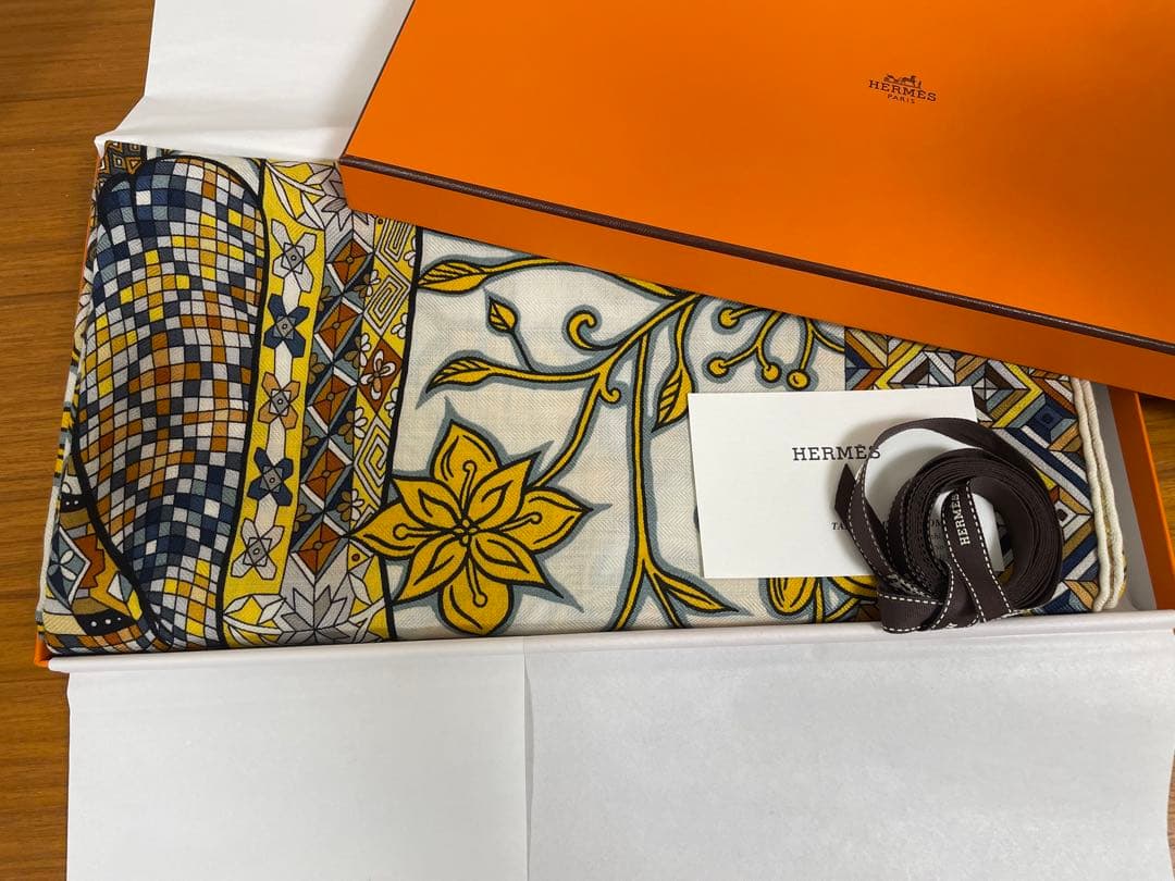 新品未使用　エルメス　カレジェアン《ジャガーとハチドリ》