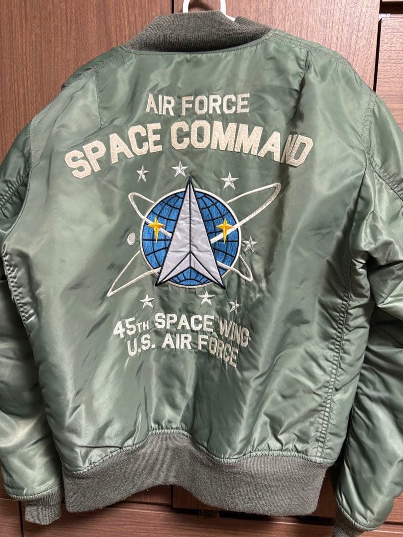 カウカウ　　AVIREX MA-1 フライトジャケット オリーブグリーン