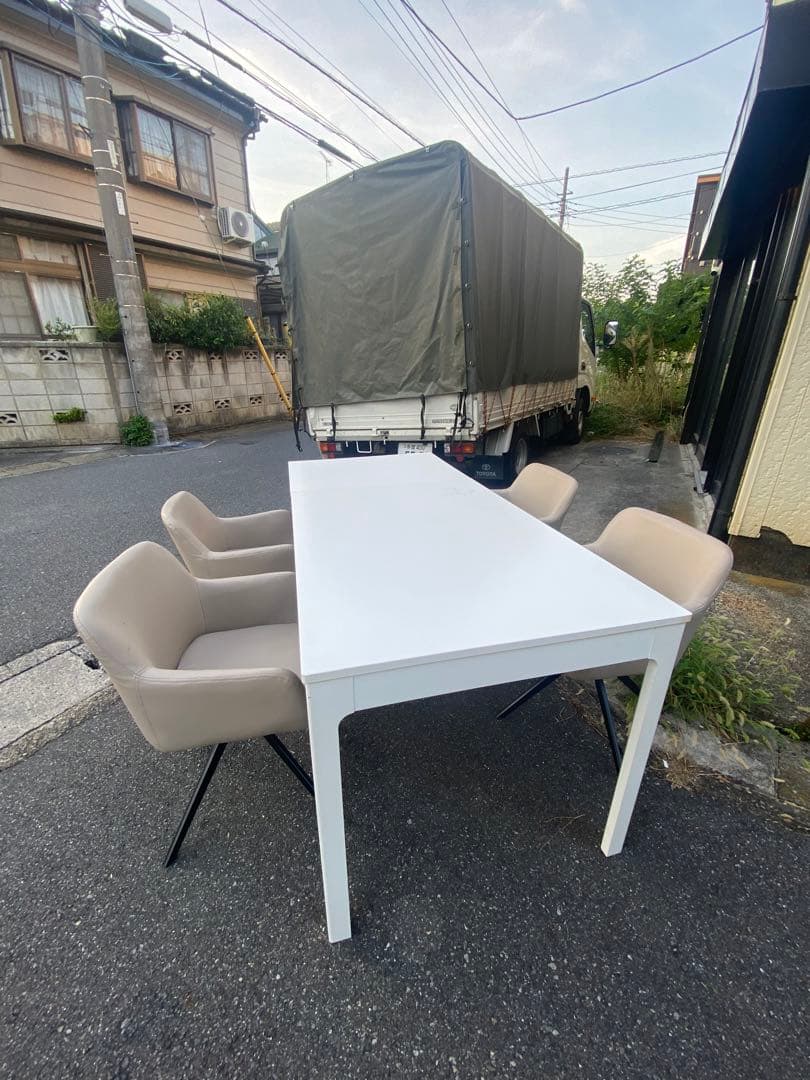 今週中に購入したらセール☆ホワイトダイニングテーブルとベージュアームチェアセット