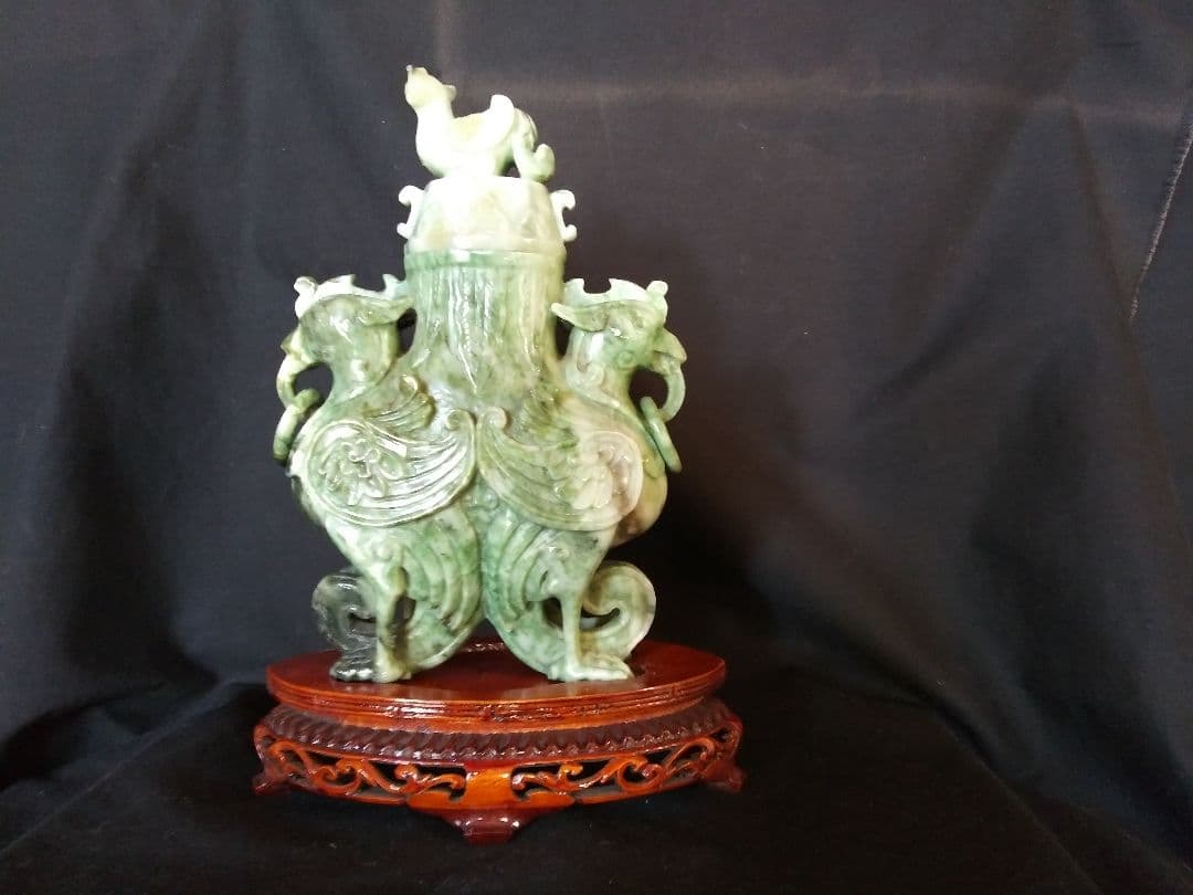 玉製鶏尊　南陽翡翠(独山玉)製　中国工芸品　置物　NO.837