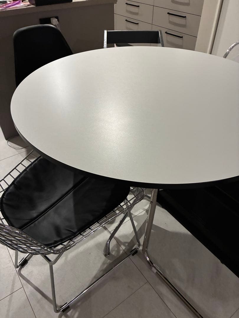 ハーマンミラー風　円形　イームズテーブル　ダイニングテーブル