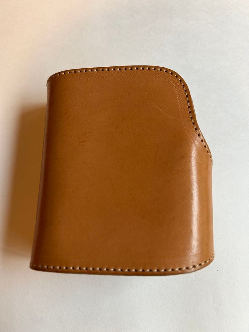 RED MOONの二つ折り財布