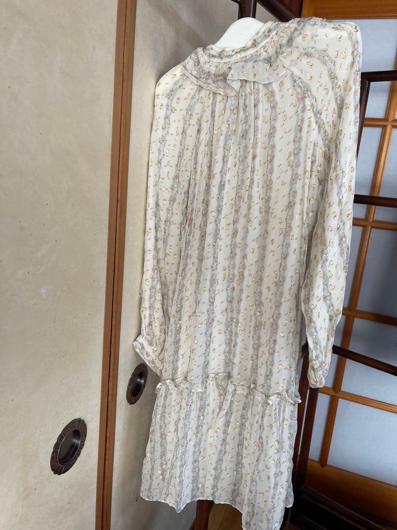 ボンポワン 花柄フリル長袖クリスマスクチュールワンピース　サイズ10