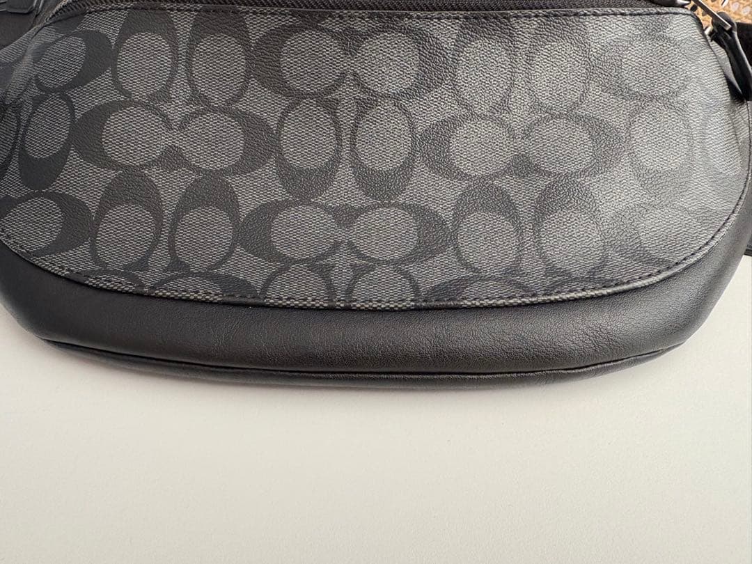 COACH ボディバッグ