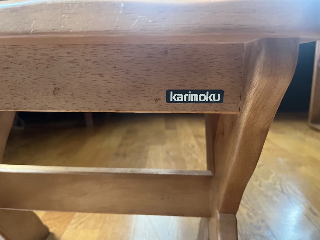 【カリモク】ベッドサイドテーブル／スツール