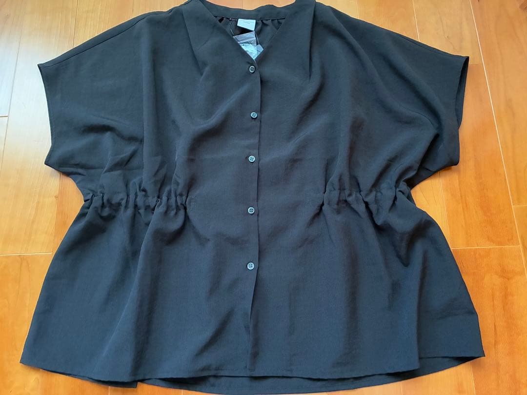 今季新品 Vネックウエストギャザーブラウス アーバンリサーチドアーズ