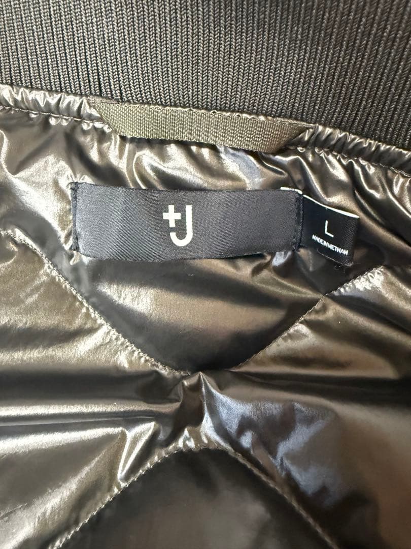 ユニクロ +J ハイブリッドダウン　オーバーサイズ MA-1 ジャケット