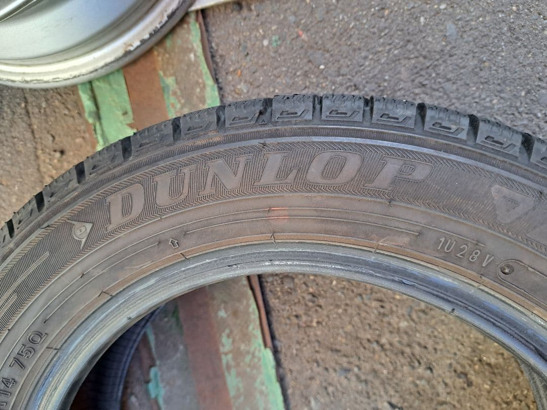 バリ山！155/65R14雪道安心！信頼と剛性のダンロップWM03送料￥300