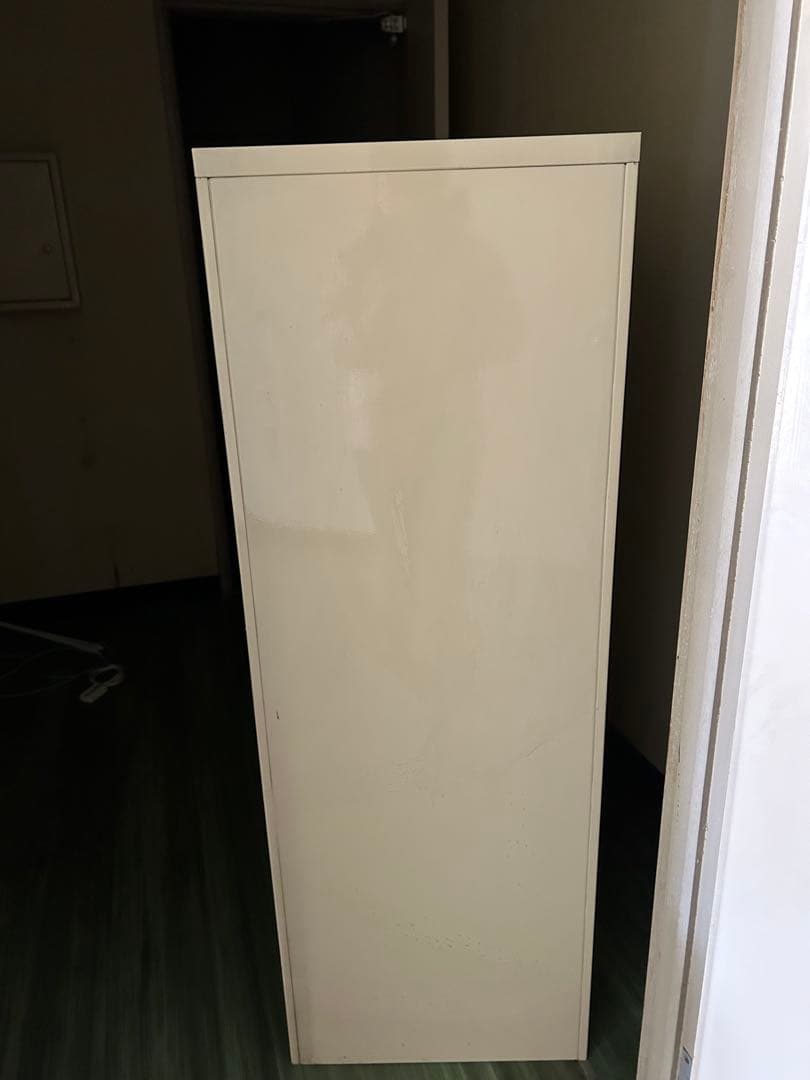 スチールキャビネット