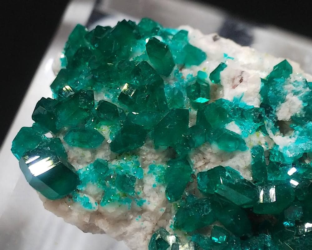 405 ダイオプテーズ ドロマイト 翠銅鉱 ツメブ鉱山産