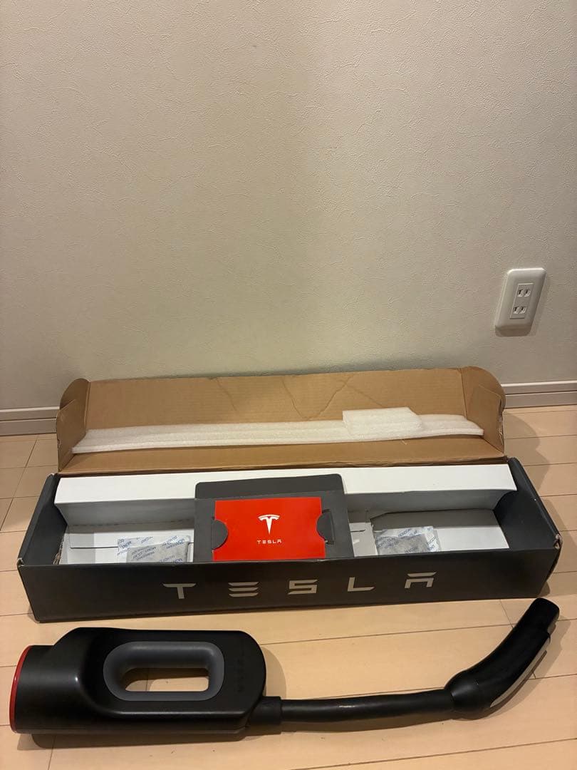 箱つき！テスラ チャデモアダプター　TESLA CHADEMO