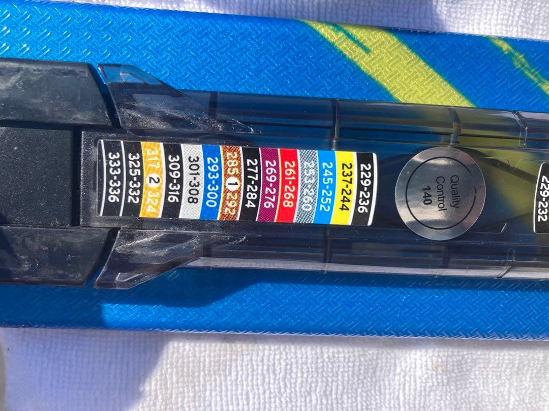 ショートスキー(ファン ミッド ミドル)板　SALOMON ショートカート125