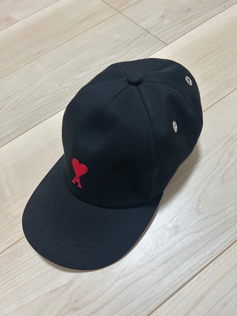 AMI PARIS（アミ パリス） ベースボールキャップ　帽子 ブラック