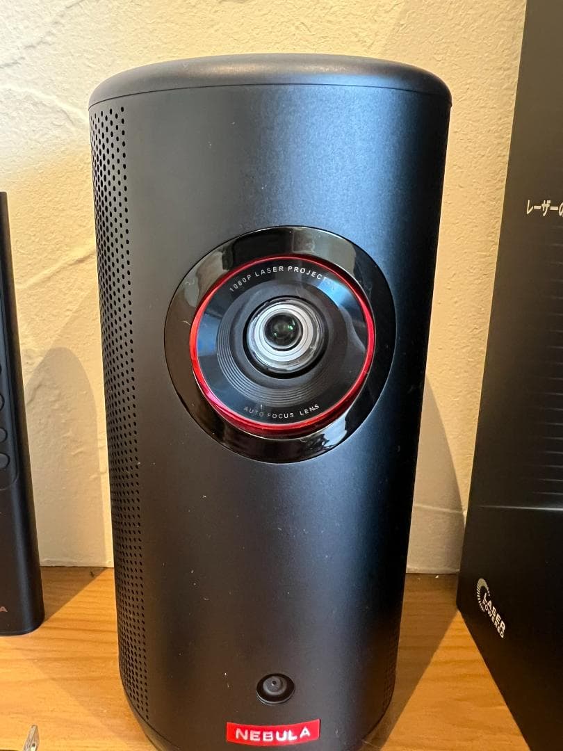 Nebula Capsule 3 Laser 本体（スタンド＋専用ケース）