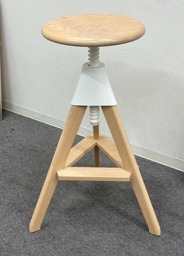 マジス■トム&ジェリー　足掛け＆昇降機能付　ハイカウンターチェア　バーチェア　白