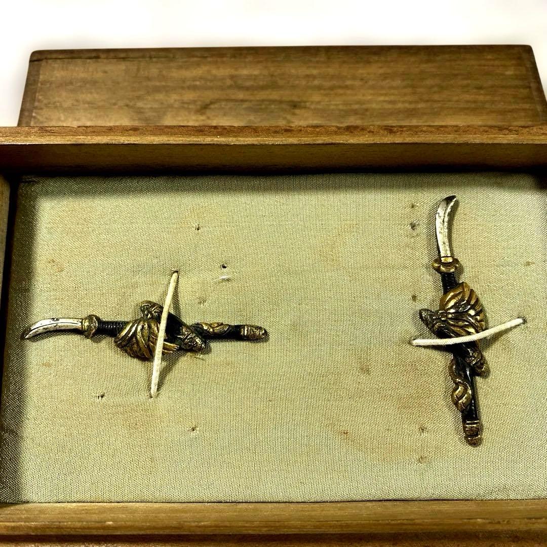 B-33 目貫　金象嵌　木箱付き　武具　刀装具　刀　美術品　工芸品　装飾品