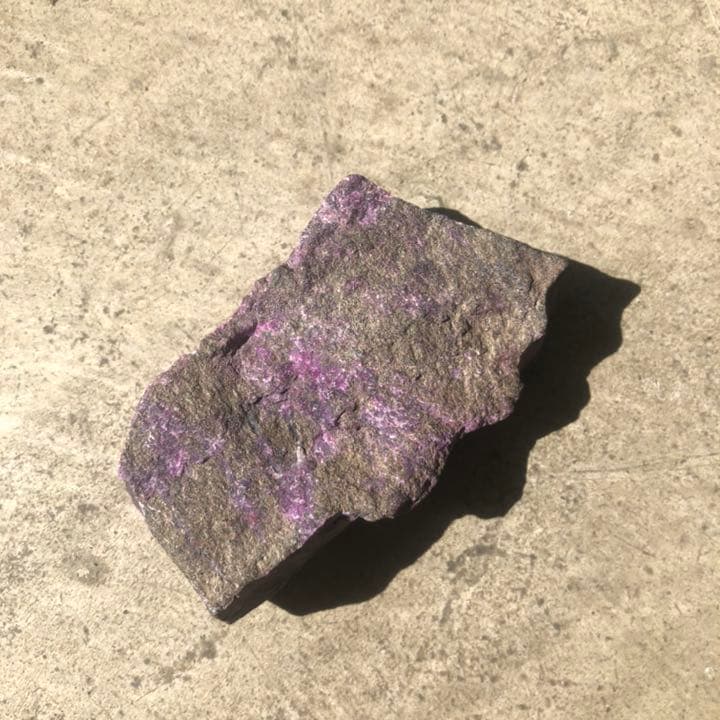 スギライト 杉石 原石 A 未研磨 約88g