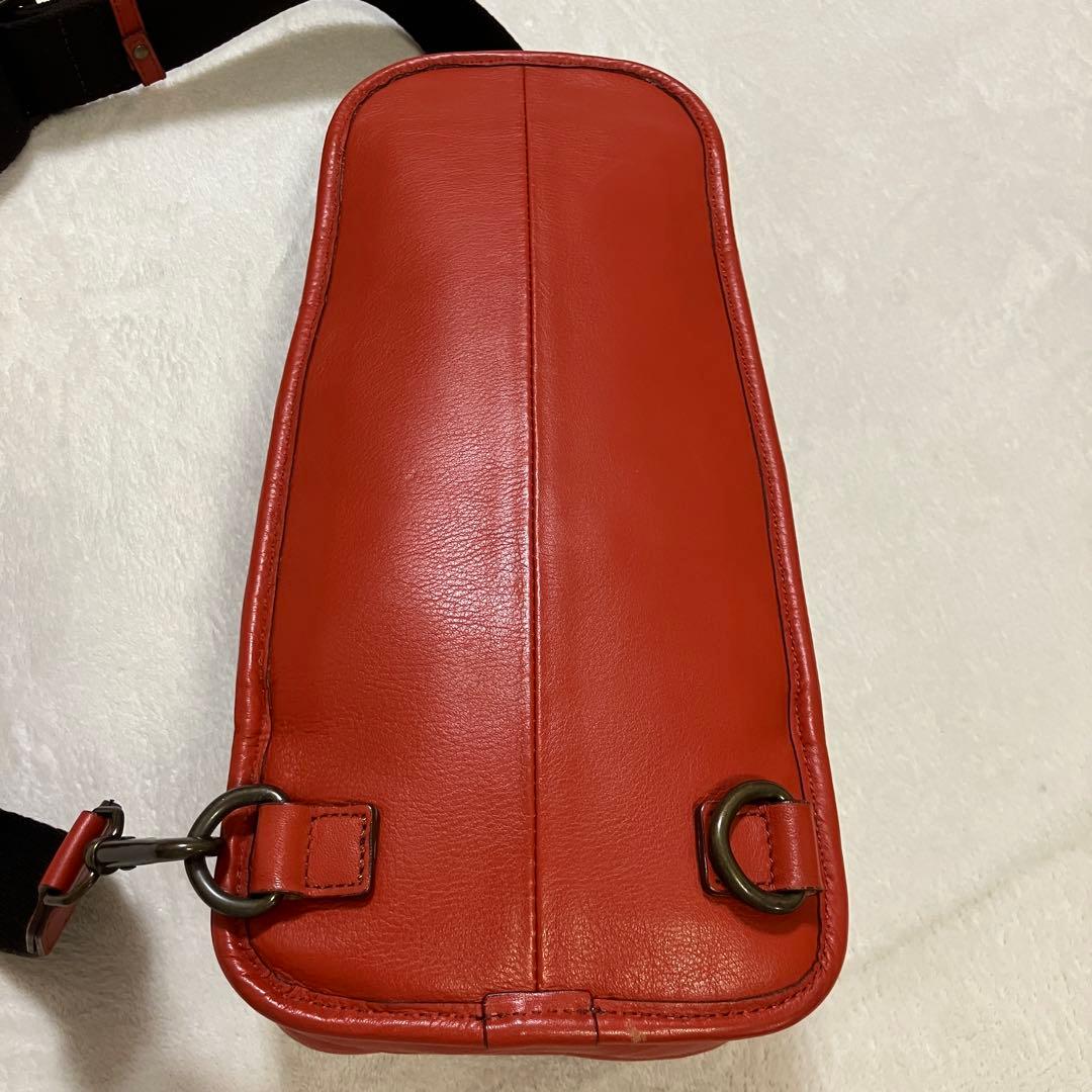 バーバリー ブラックレーベル ボディバッグ オレンジ レザー ワンショルダー