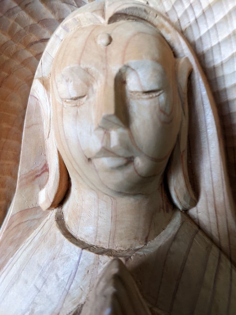 平和観音さま　　実物・立体作品　　作品番号 B−3　彫刻家　岩村一博