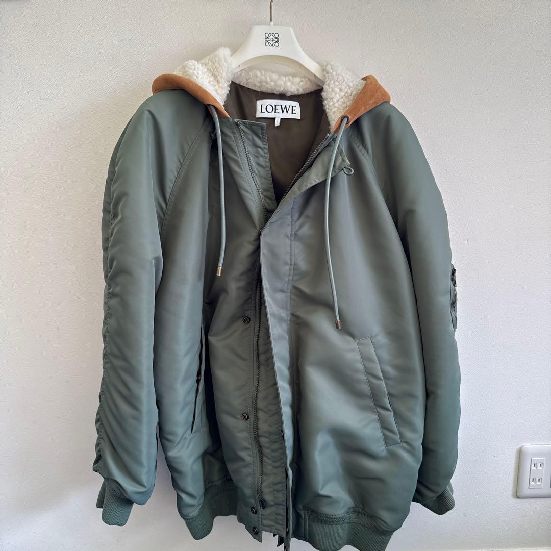 【LOEWE 】フード付き ボアボンバージャケット（カーキ）