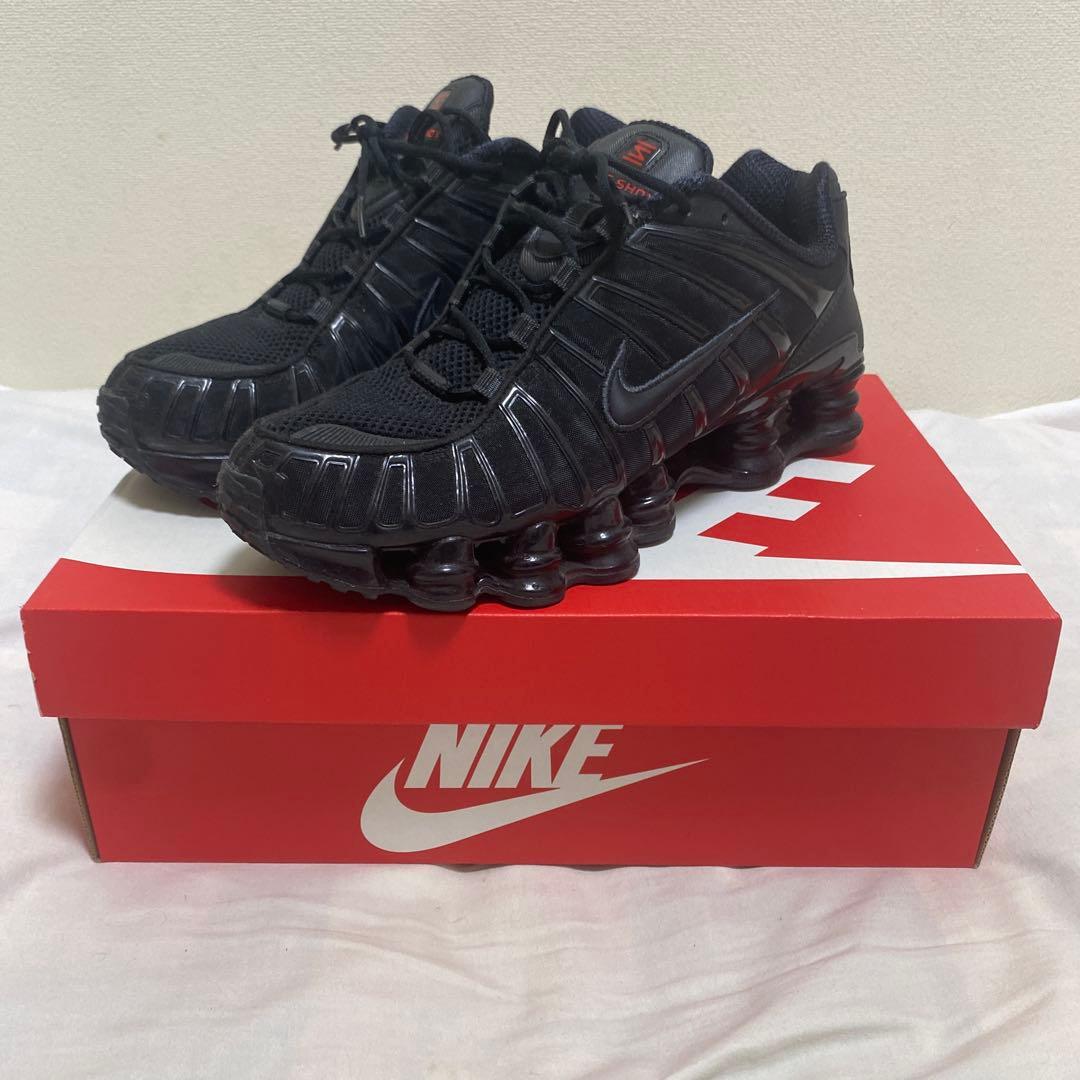 NIKE Shox ブラックスニーカー