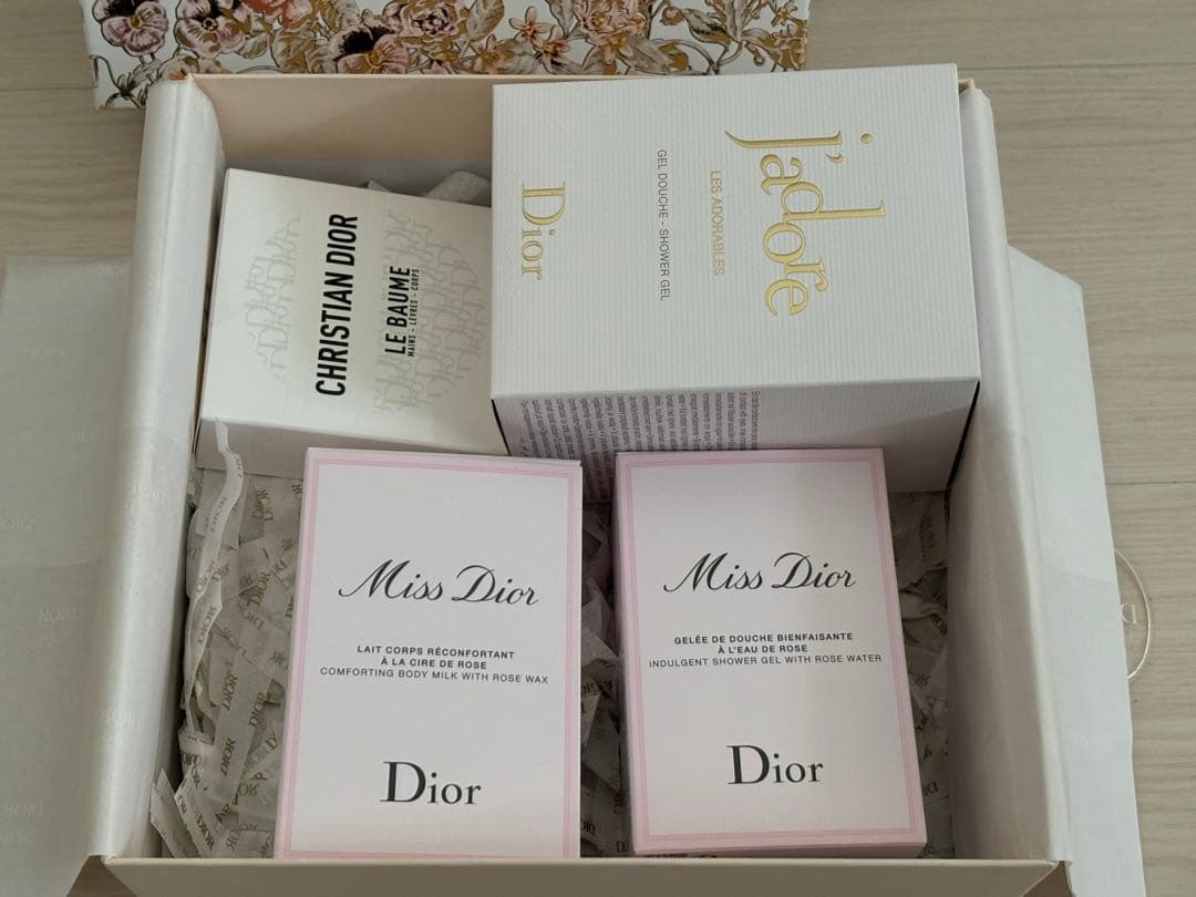 Dior 香水、ボディミルク、ルボール、シャワージェル４点まとめ売り