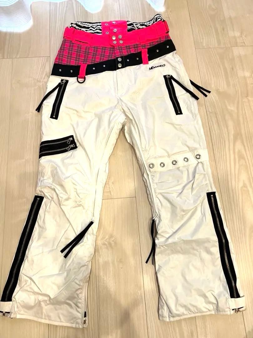 【期間限定 大幅値下げ中！！】 スノーボードジャケット＆パンツセット