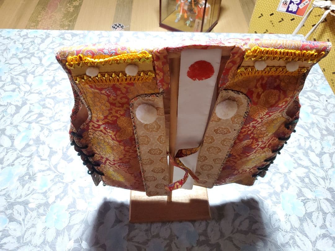 五月人形付属の陣羽織 華やかなデザイン