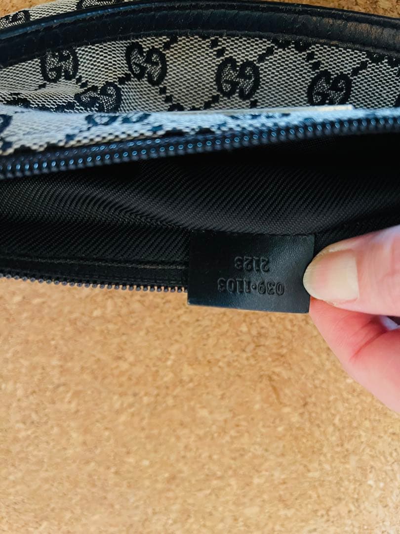 GUCCI GGキャンバス アクセサリーポーチ レザー キャンバス ハンドバッグ