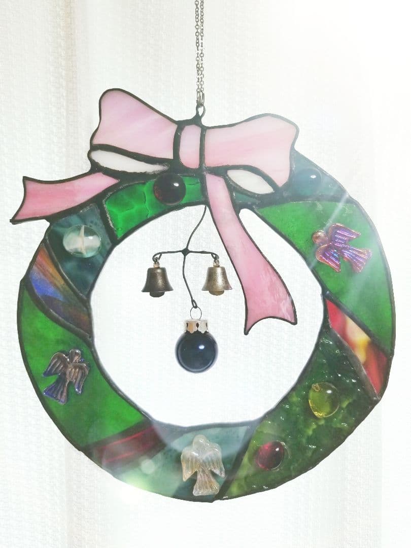 ステンドグラス製ステンドグラス　リボンと天使がかわいい　クリスマスリース