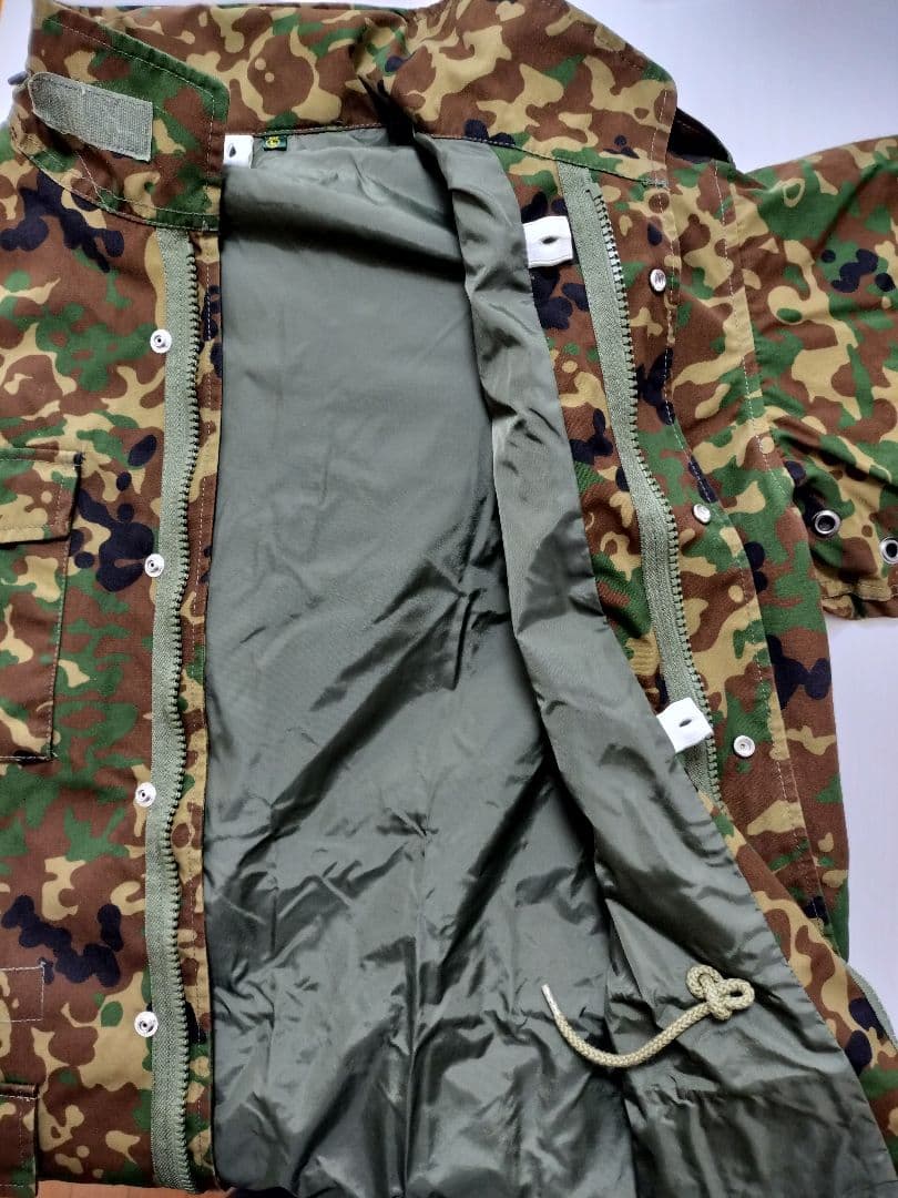 【を】陸上自衛隊・防寒戦闘外被・Lサイズ