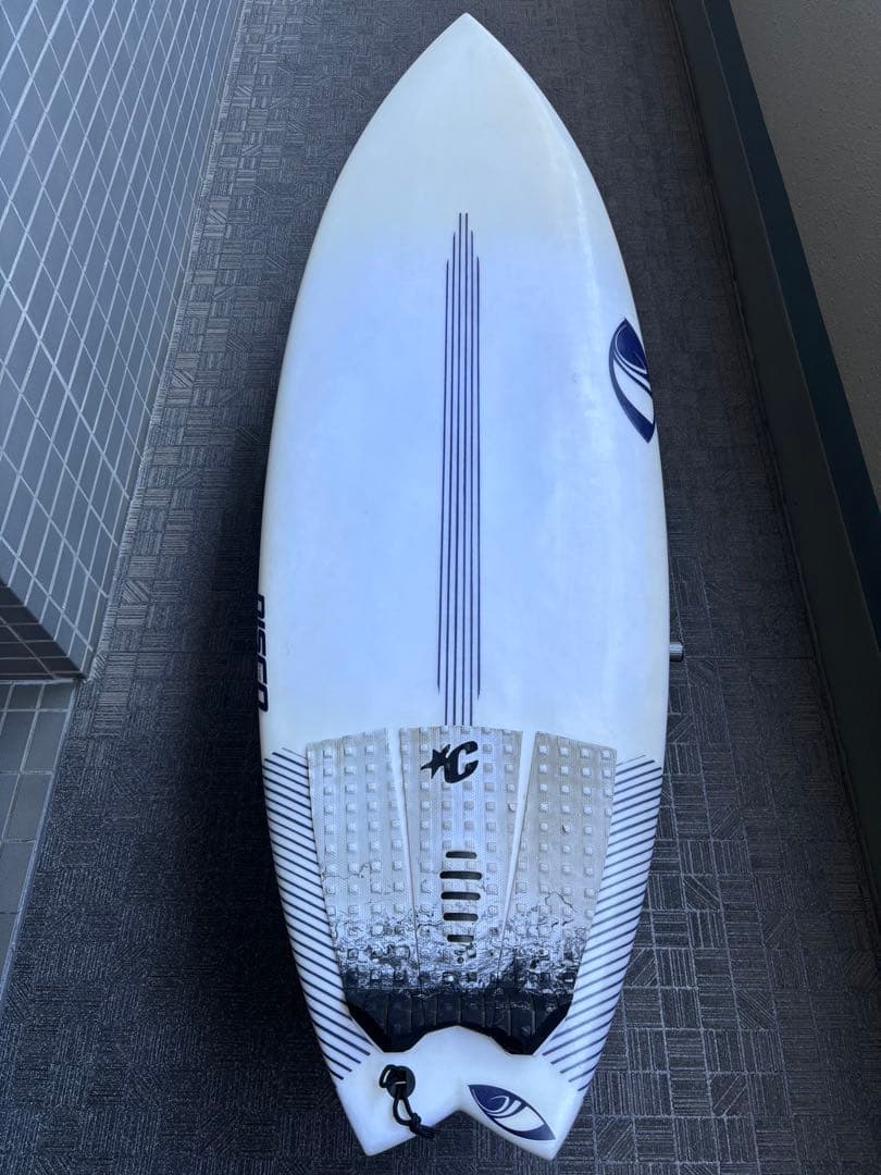 シャープアイサーフボード ディスコチーター 5'6 30L 藤沢手渡しで値引き！