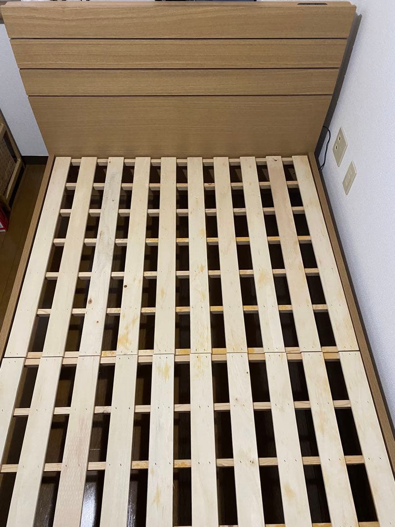 ニトリ　木製セミダブルベッドフレーム