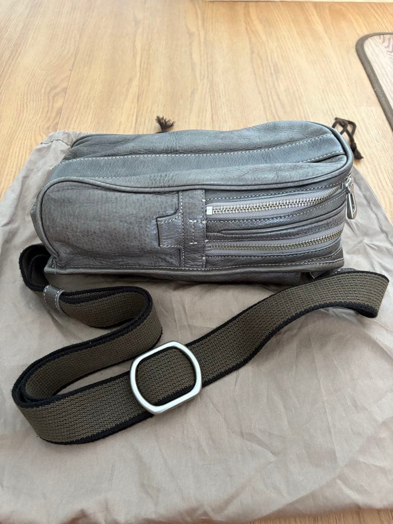 【利用3回程度】aniary (アニアリ) アンティークレザー ボディバッグ