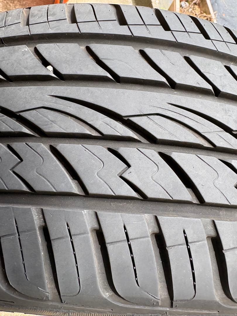 MAX TREK 245/35/20 ２本