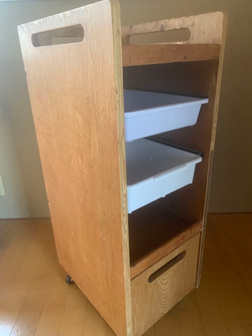 美容室　木製ワゴン