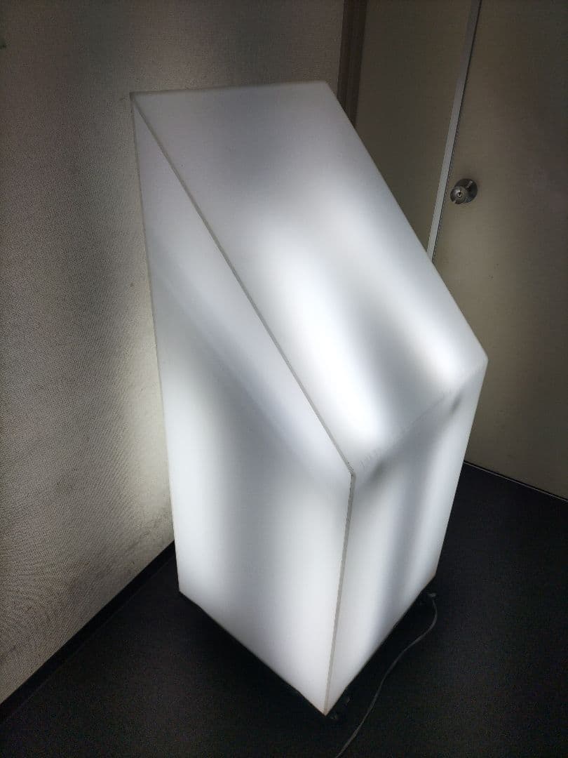 G*F様 アクリル製電飾看板です。