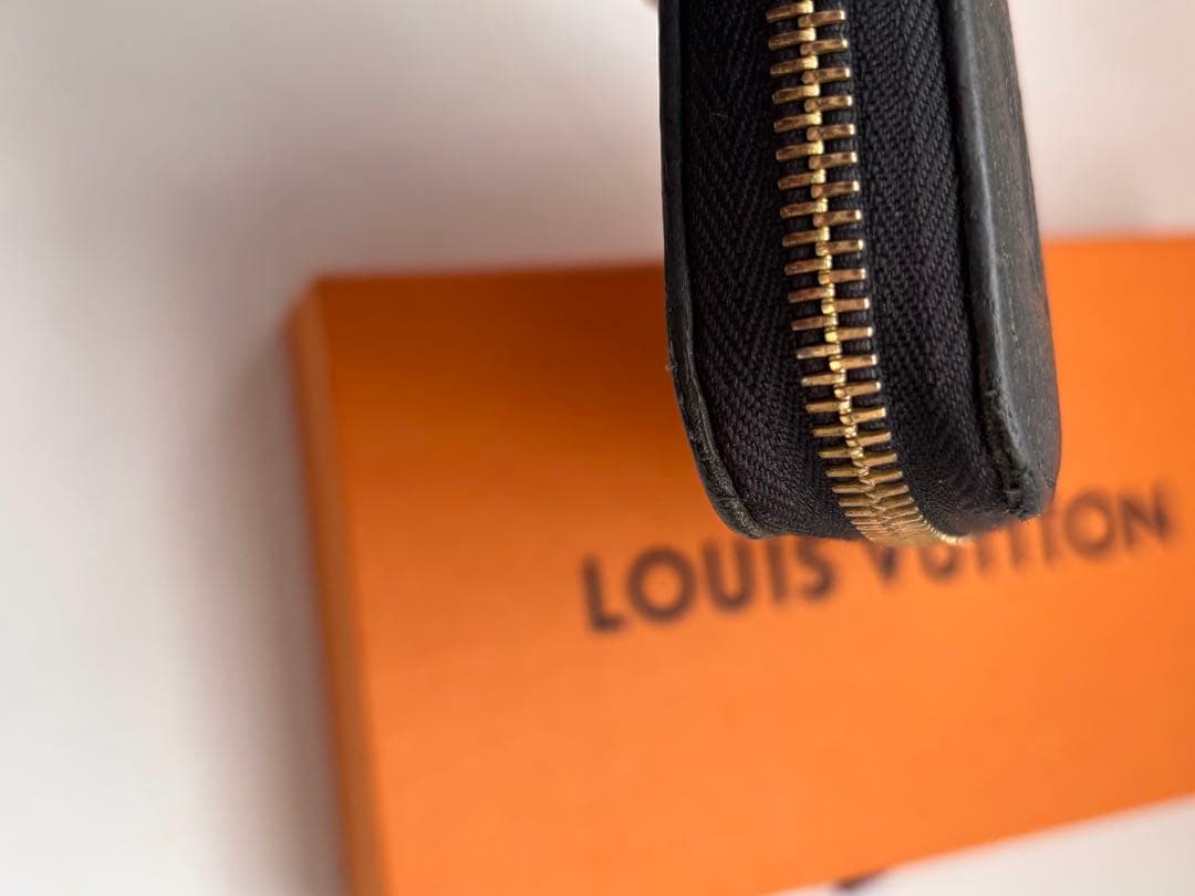 ルイヴィトン モノグラム アンプラント ジッピーウォレット 長財布