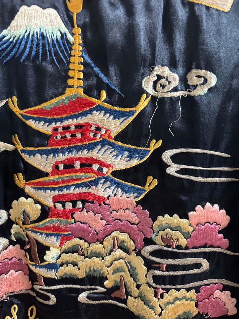 刺繍サテンジャケット 富士山と五重塔　東洋